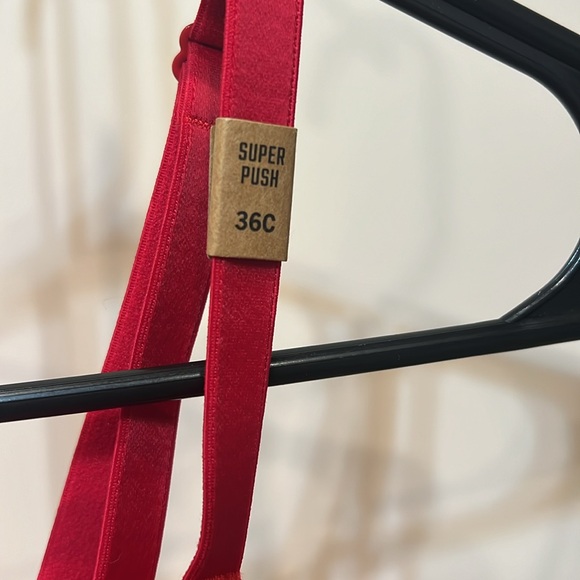 Victoria’s Secret Super Push Up Bra - Picture 3 of 5